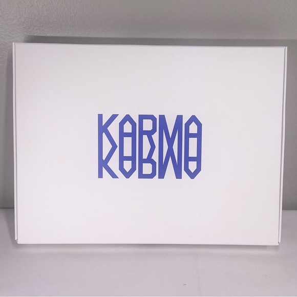 Stray Kids Karma - Hooray Version - Walmart Exclusive - Opened - No Photo Cards - Picture 2 of 3